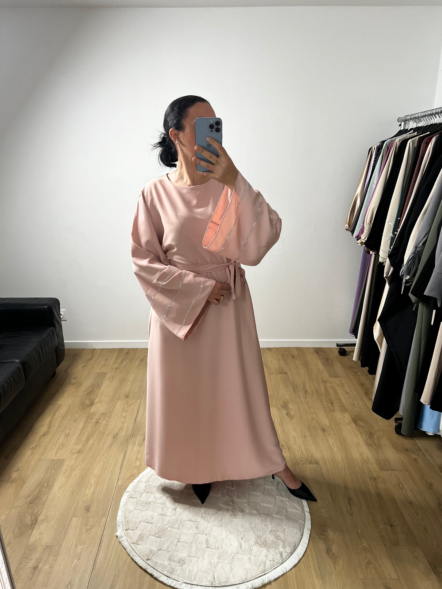Robe Abaya En Soie Manches Évasée Brodée