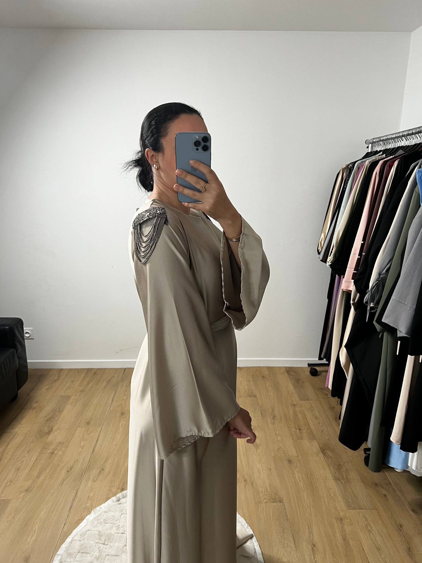 Robe En Satin Longue Manches Evasés