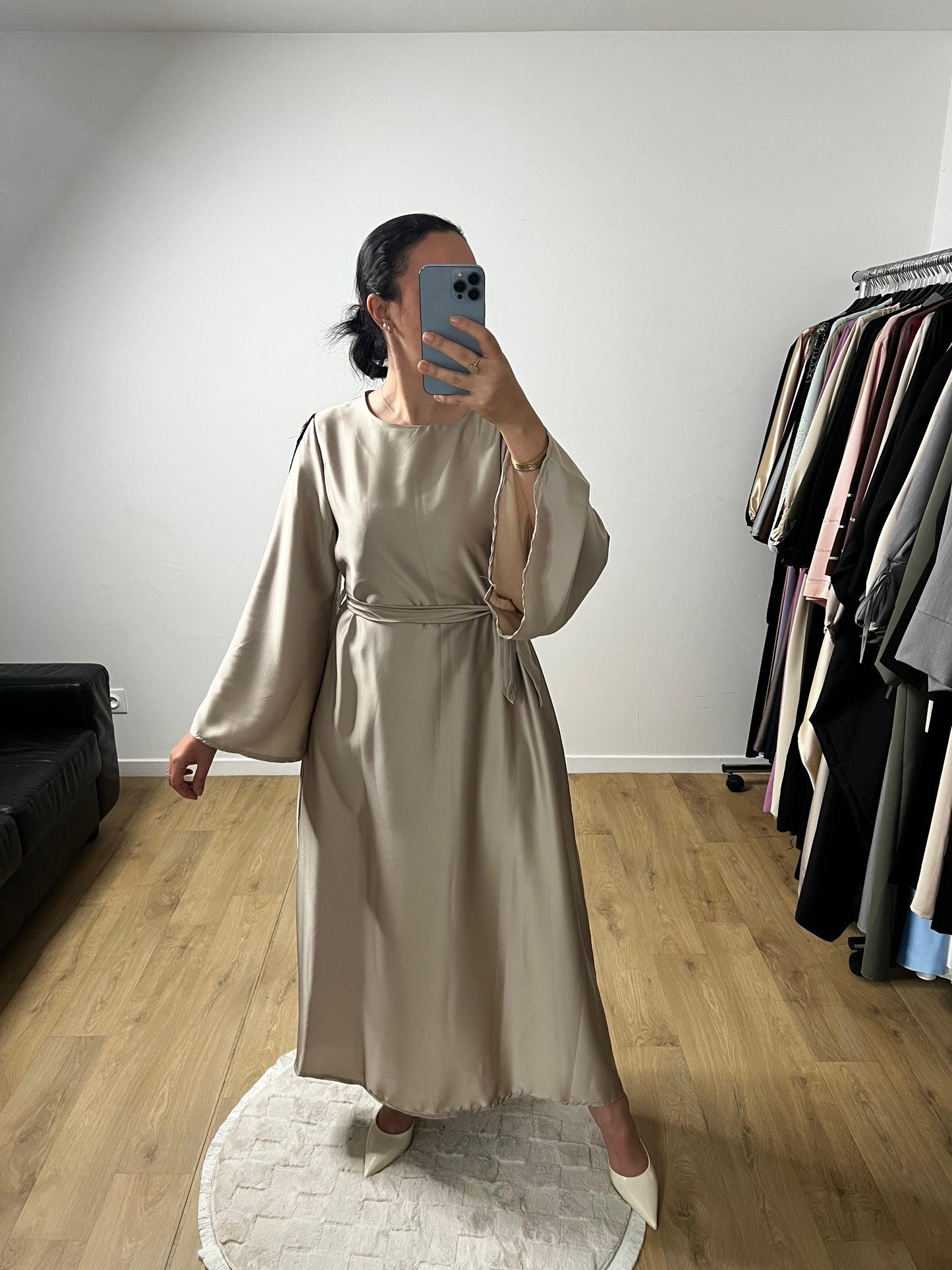 Robe En Satin Longue Manches Evasés