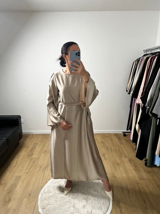 Robe En Satin Longue Manches Evasés
