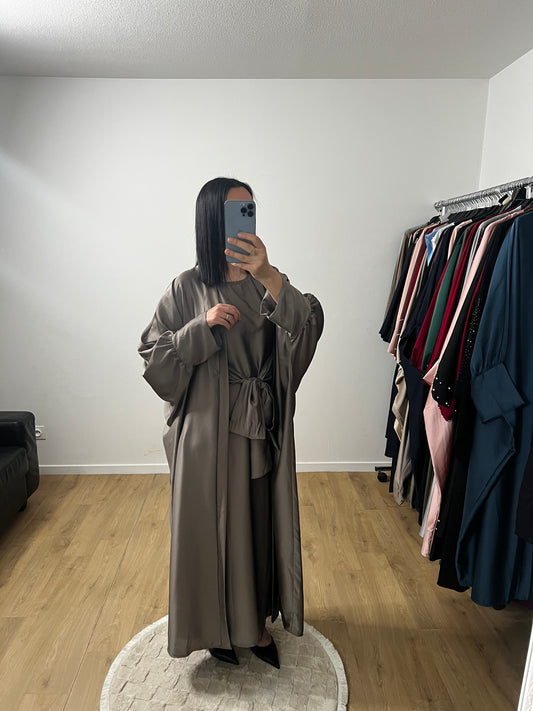 Ensemble Deux Pièces Robe Ceinture Intégré et Kimono "Chauve Souris" En Satin