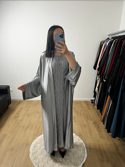 Deux Pièces Robe Plissée et Kimono "Chauve Souris" En Satin