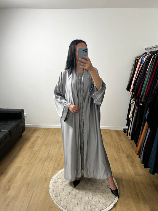 Deux Pièces Robe Plissée et Kimono "Chauve Souris" En Satin