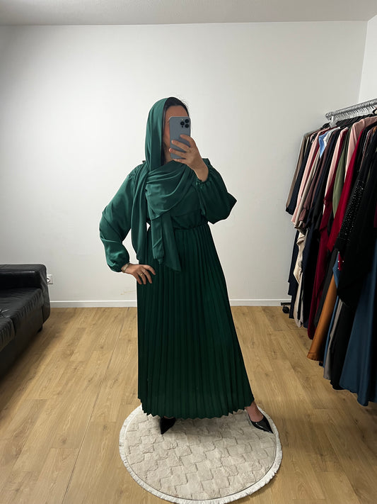 Robe en Satin Plissée avec Foulard Intégrée